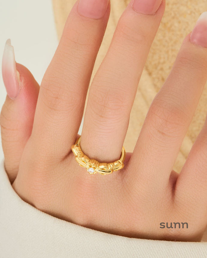Eila Elegant Cross Flower Ring [7IQTJ4PZ]