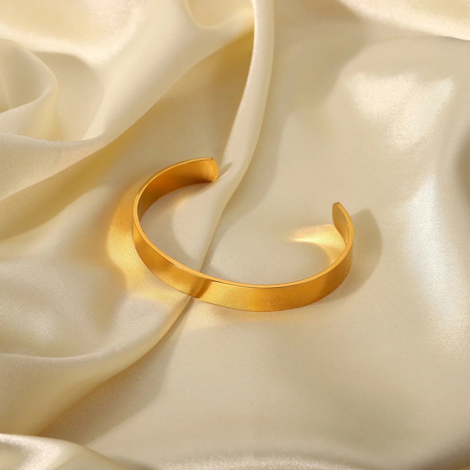Eiza Gold Cuff Bracelet