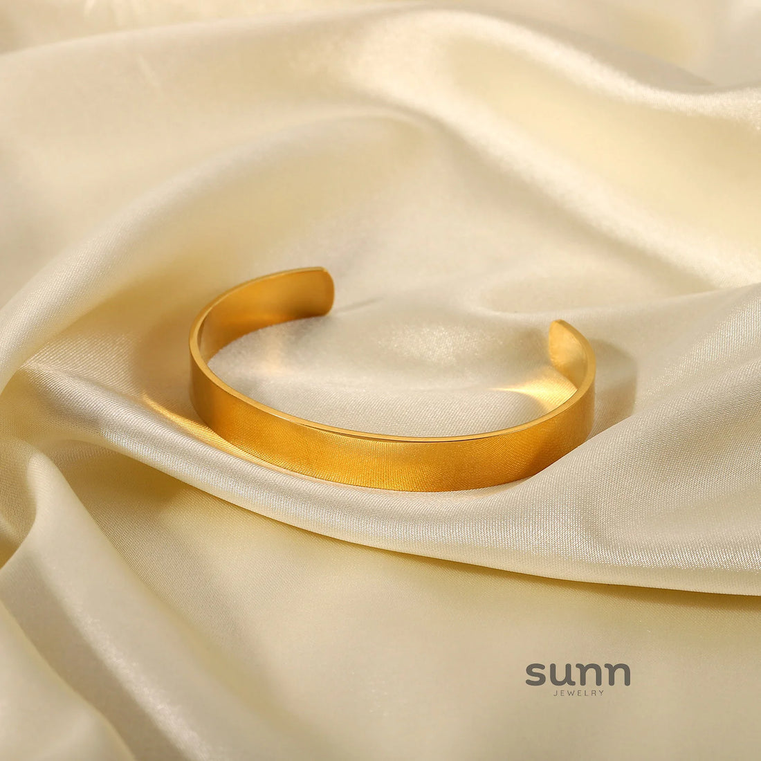 Eiza Gold Cuff Bracelet