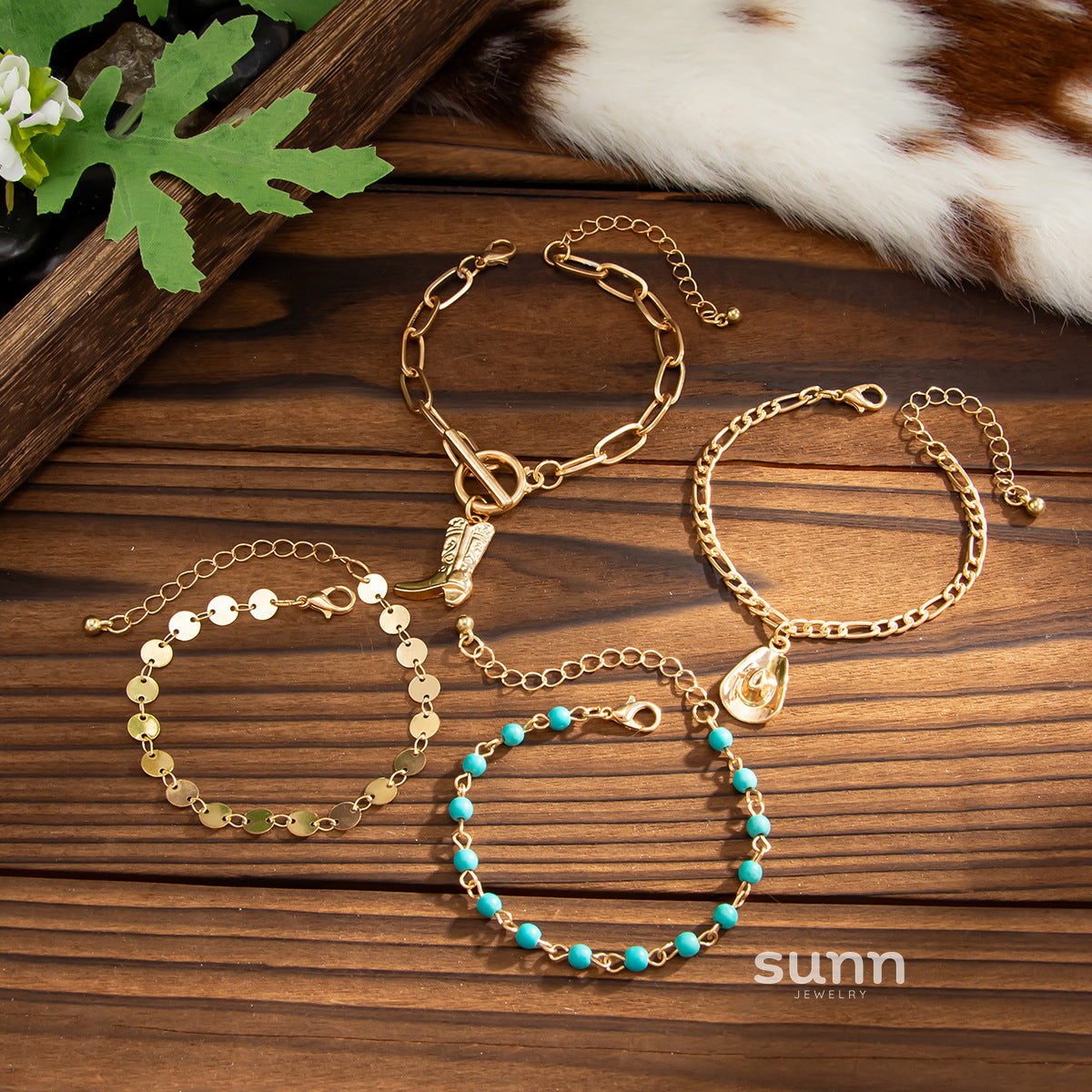 Eiza Turquoise Beaded Bracelet Set [3YU5YOUZ]
