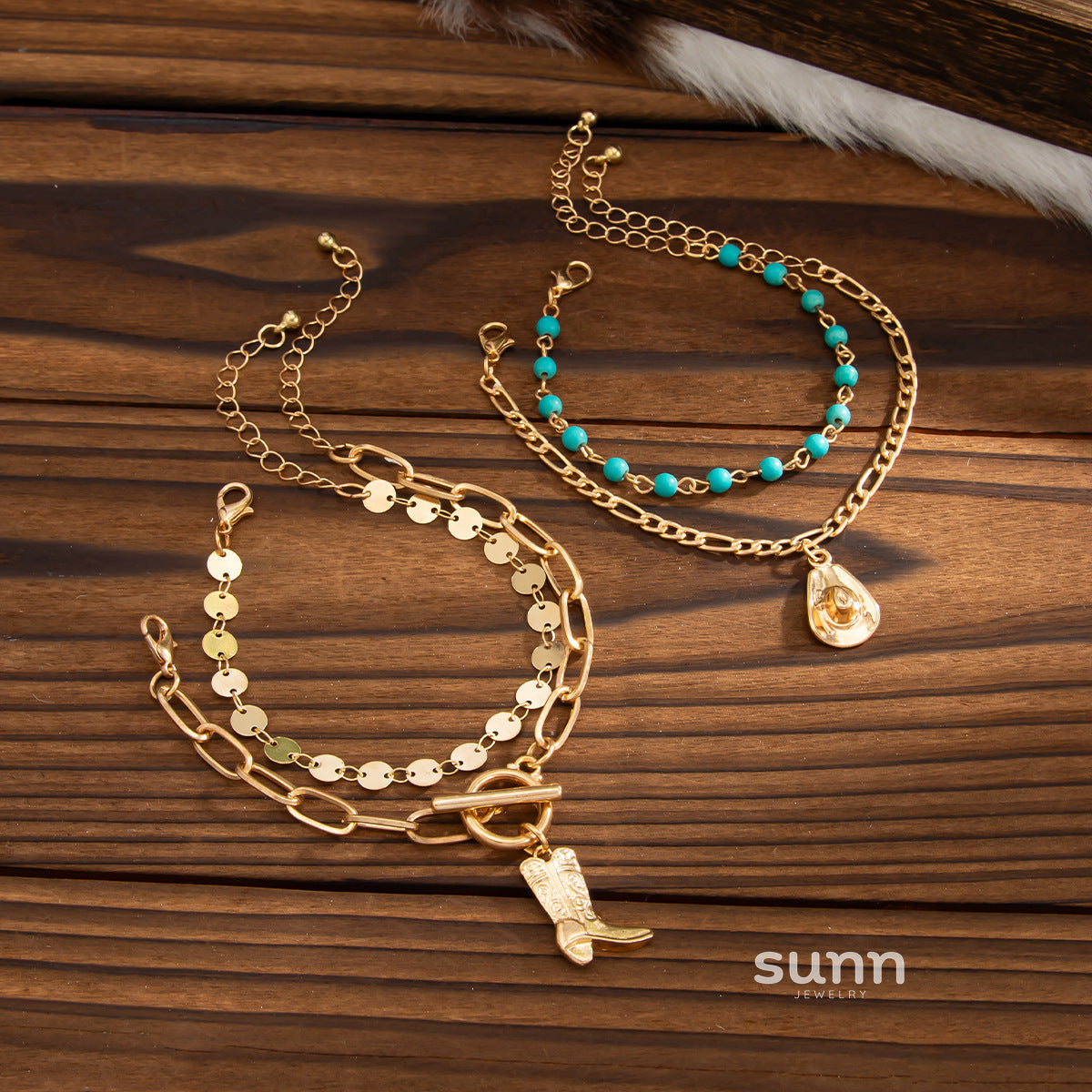 Eiza Turquoise Beaded Bracelet Set [7WDFTDT9]