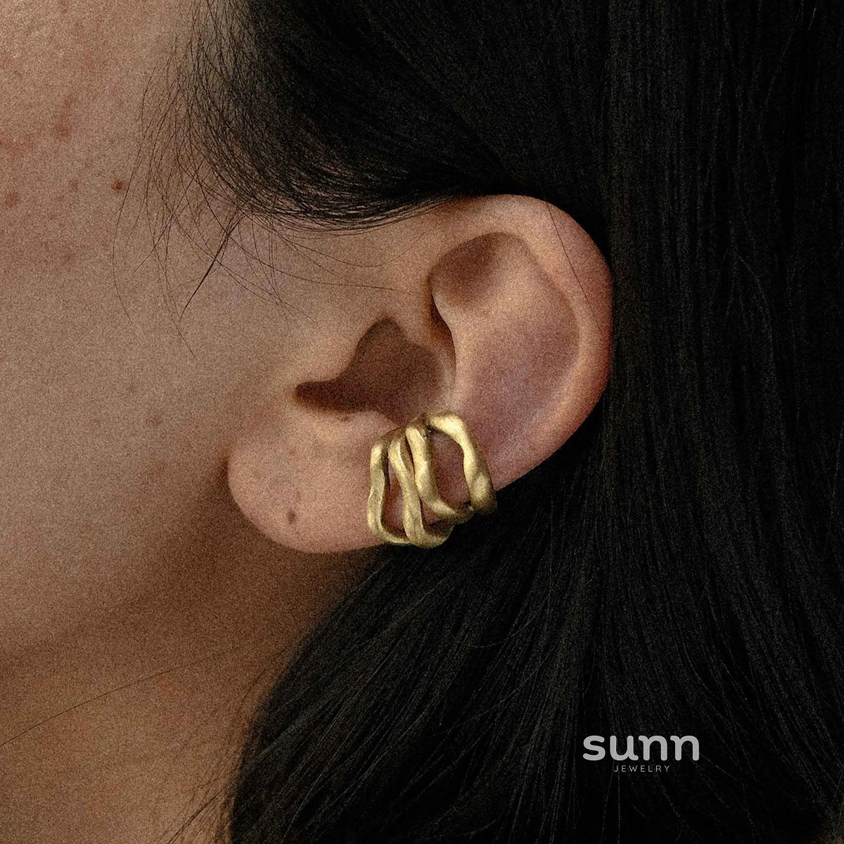 Elaina Geometric Ear Cuff [IP57B0ON]
