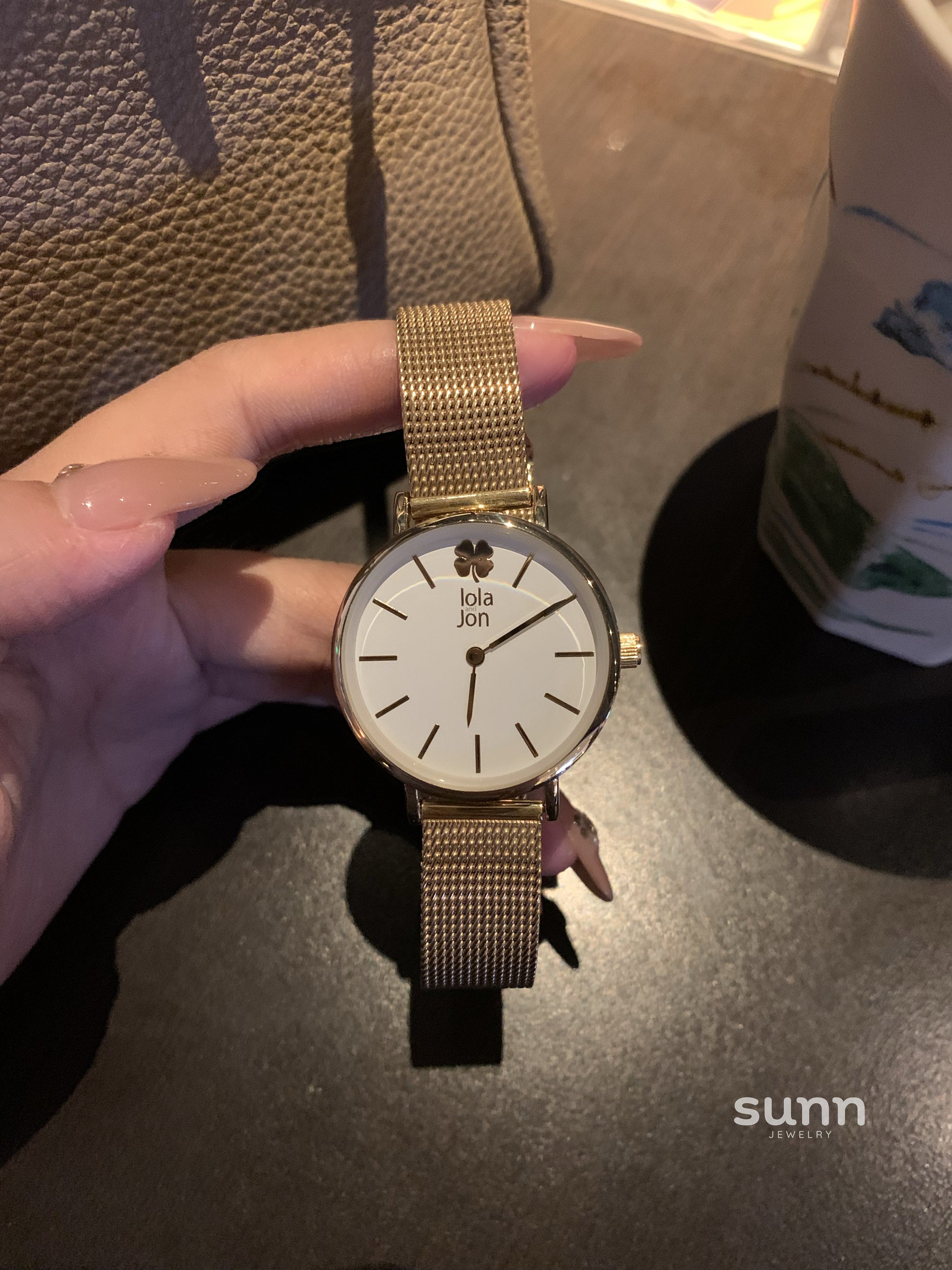 Elanie Luminous Mesh Watch [F6QW9ELI]