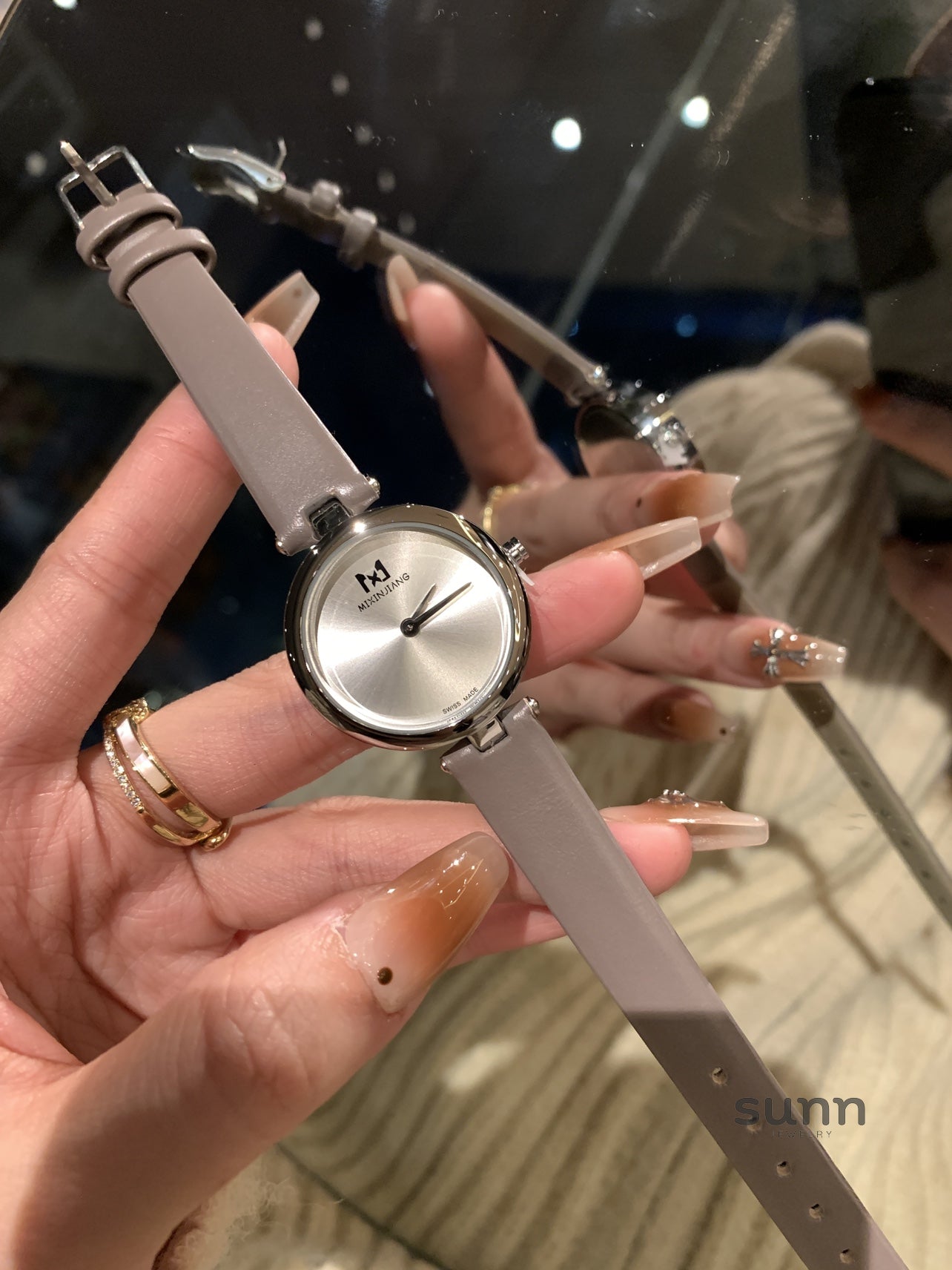 Elara Delicate Round Watch [22KQC9K2]