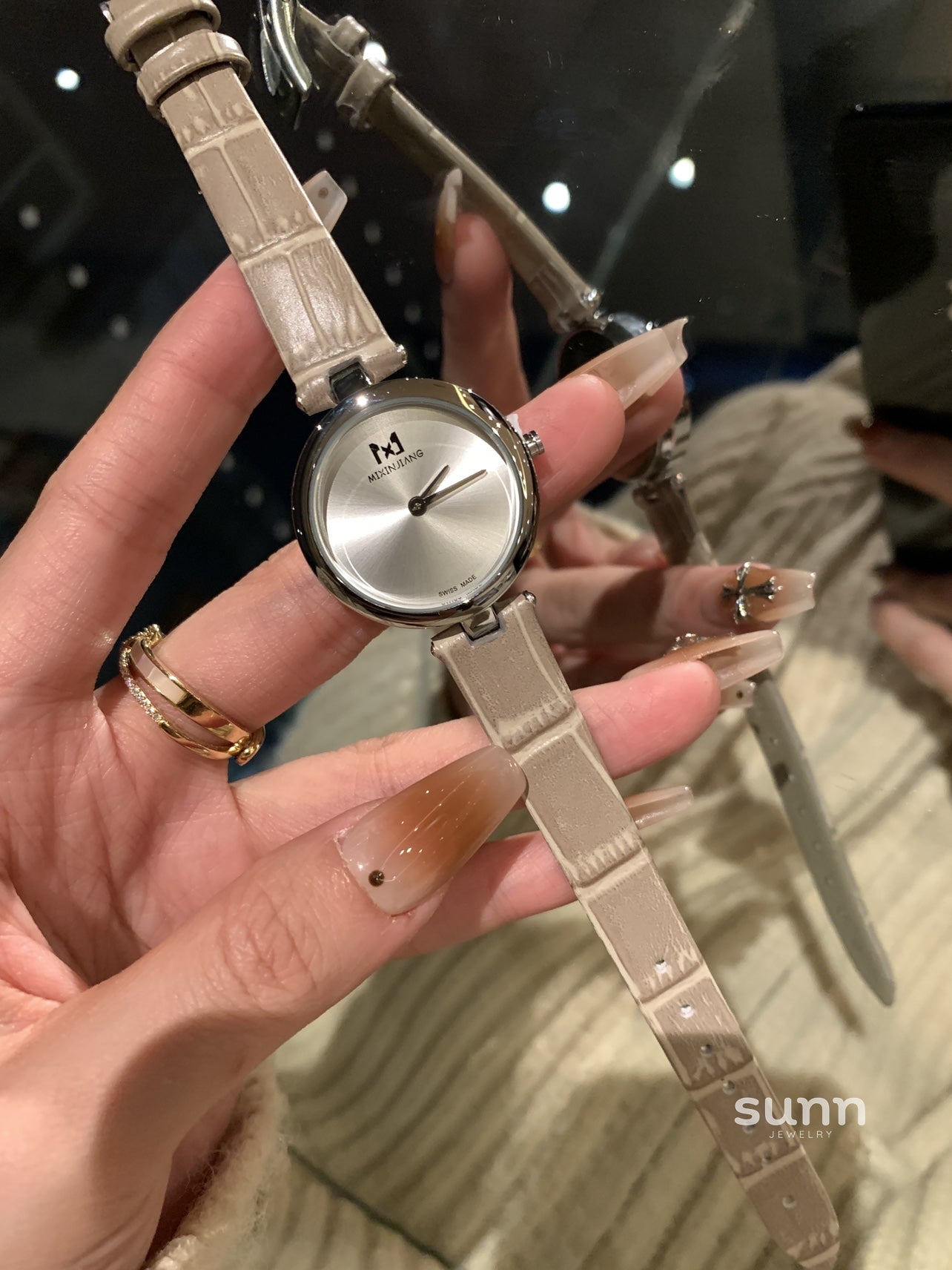 Elara Delicate Round Watch [OAYHPYU0]