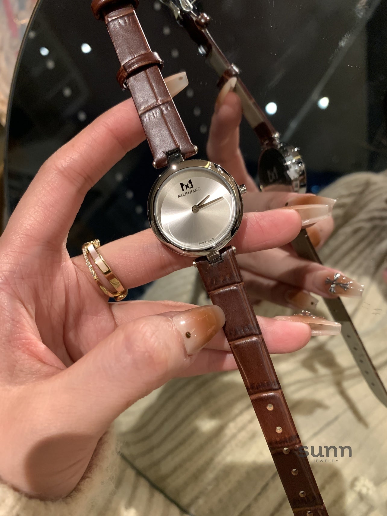 Elara Delicate Round Watch [XZ177J94]