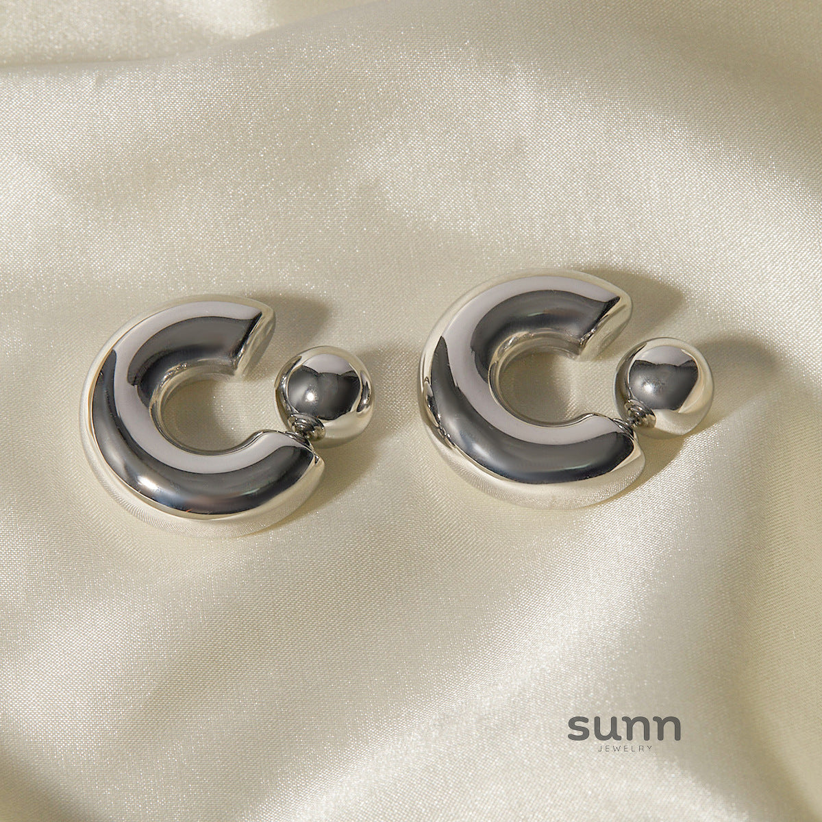 Elaya C-Shaped Hoop Earrings [N34D5A2J]