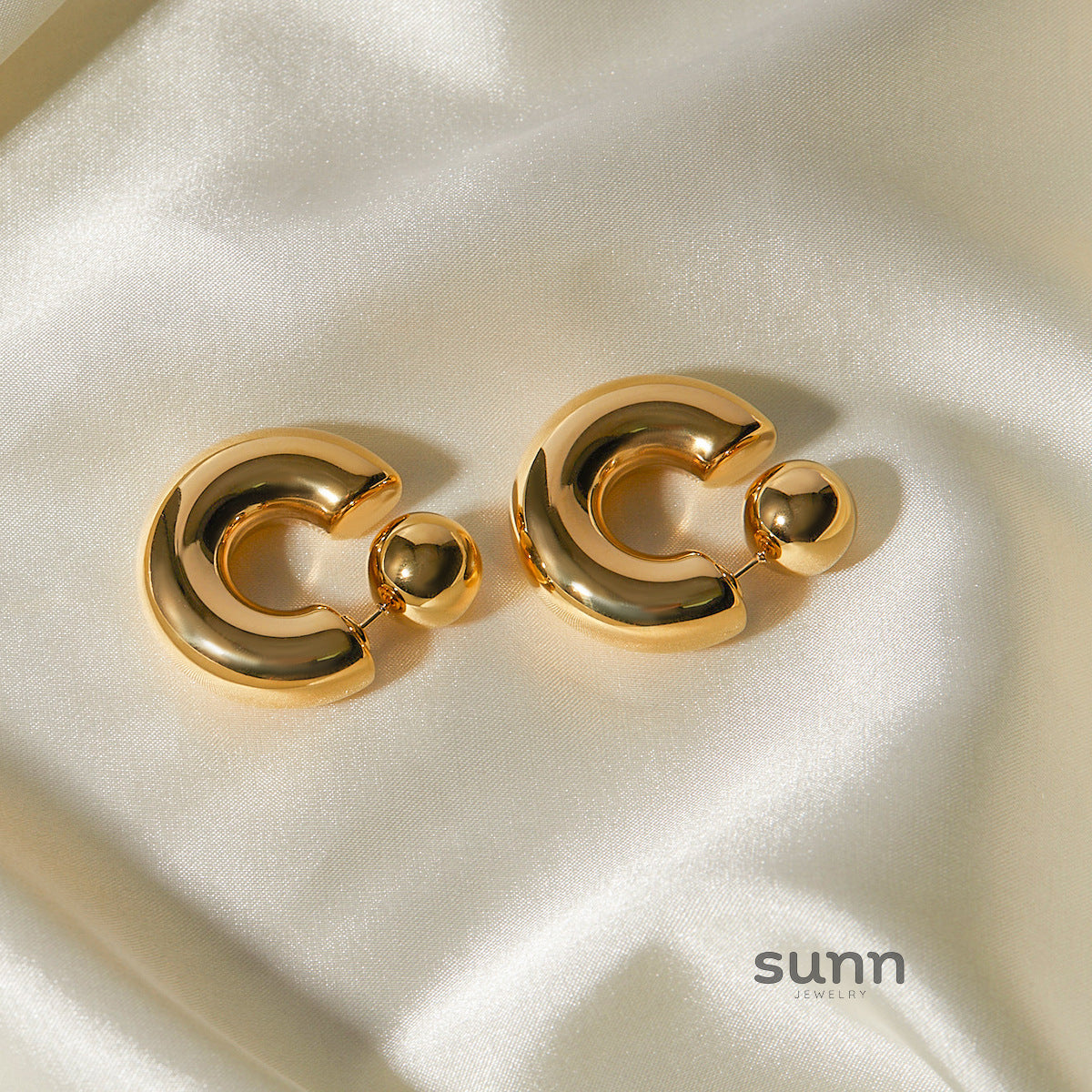 Elaya C-Shaped Hoop Earrings [WROWD1R7]