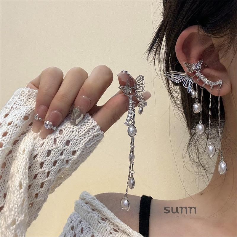 Eleen Butterfly Tassel Ear Cuff [51GSDG72]