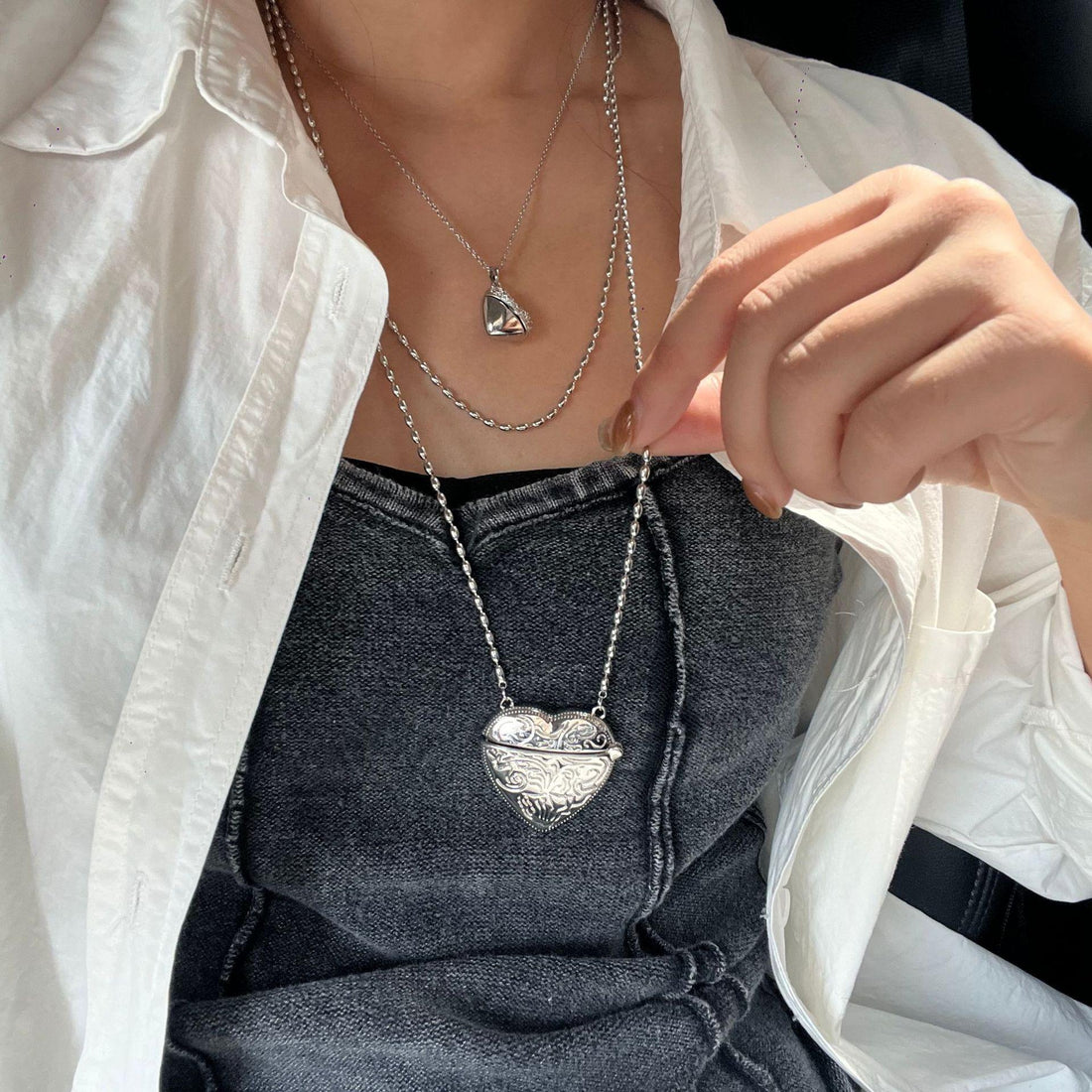 Eleen Embossed Heart Necklace [JQ4N2KU5]