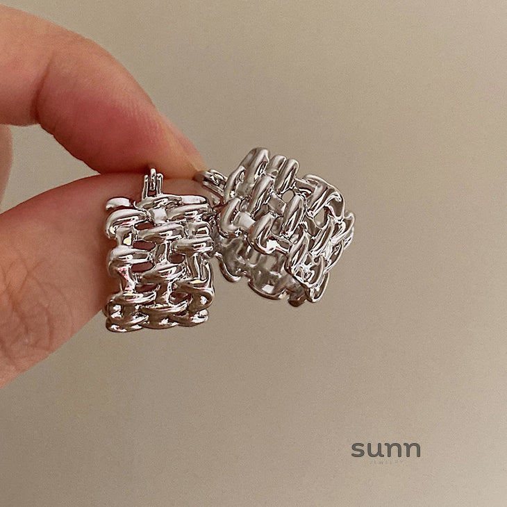 Eleina Braided Metal Earrings [HRUGZSGA]