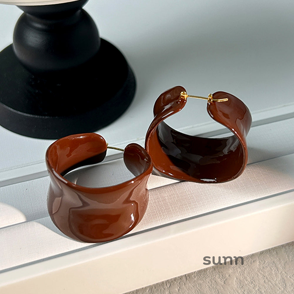 Eleonora Chocolate Enamel Hoops [Y8S4KB4A]