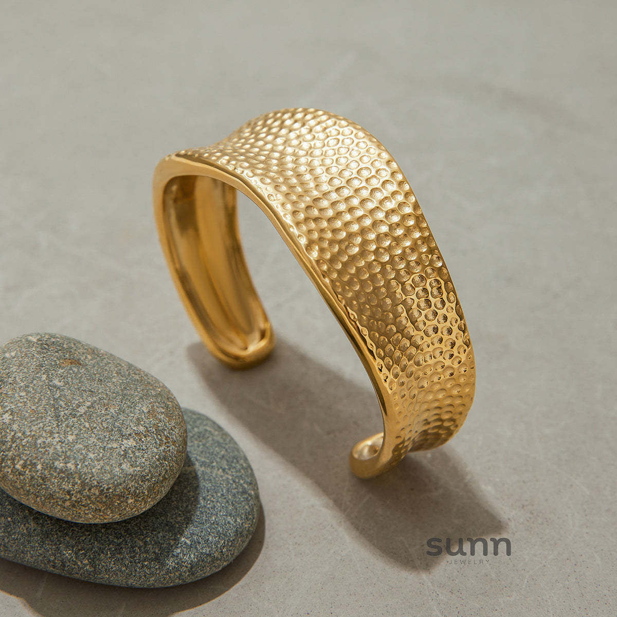 Eleonora Textured Cuff Bracelet [6O9T0971]