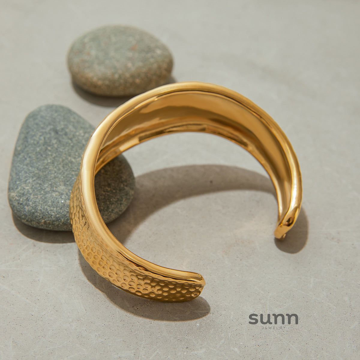 Eleonora Textured Cuff Bracelet [4WKOR39Z]