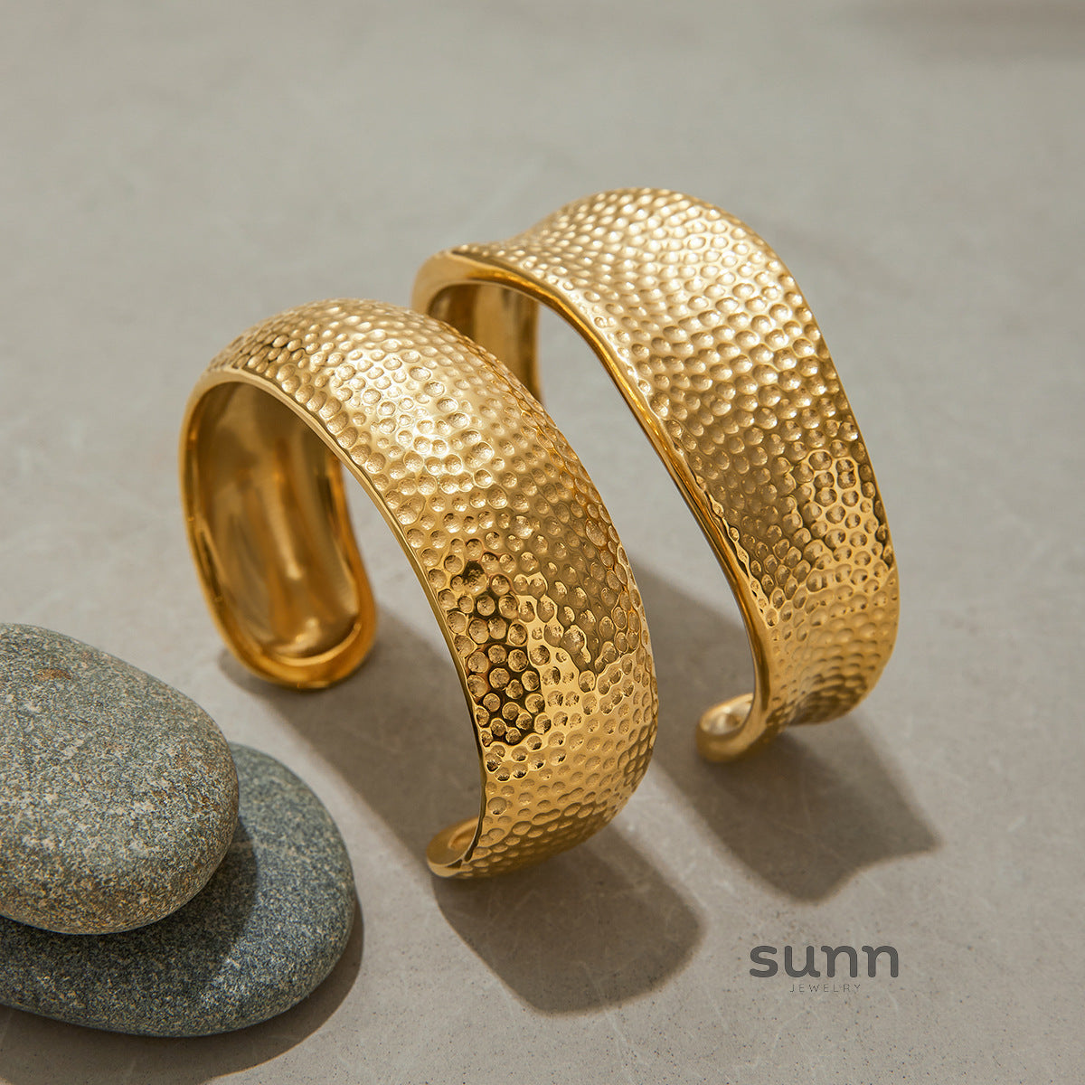 Eleonora Textured Cuff Bracelet [O1DN7PX1]