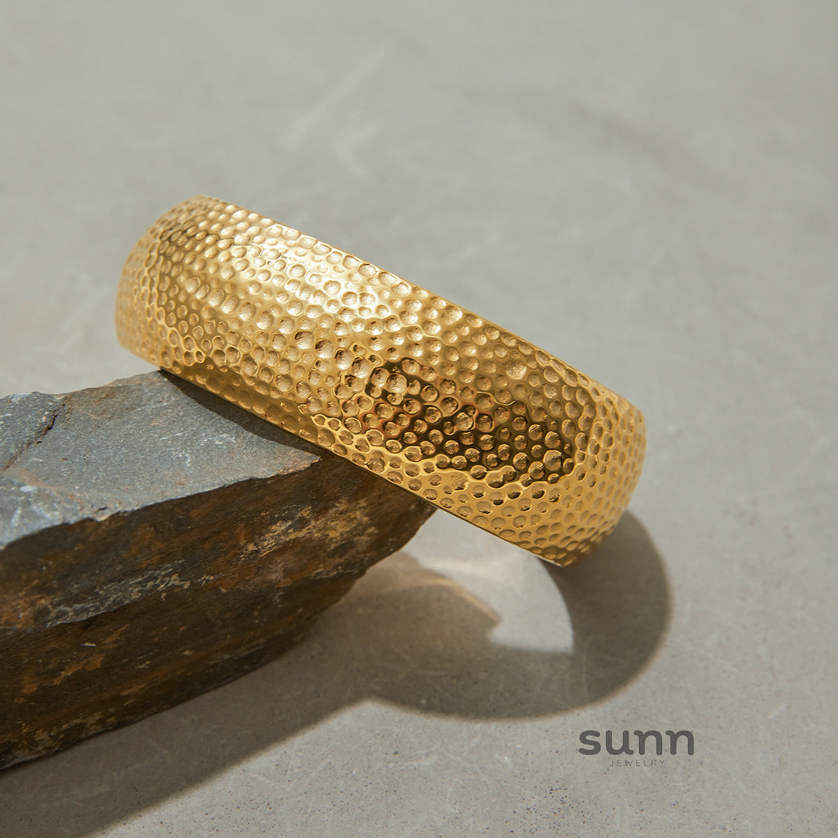 Eleonora Textured Cuff Bracelet [6Z7P5JAG]