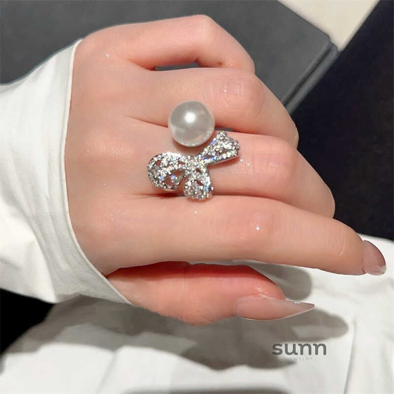 Eliana Delicate Pearl Bow Jewelry [VZH3VZMJ]