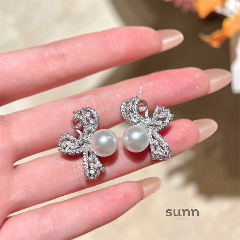 Eliana Delicate Pearl Bow Jewelry [2JLDN0DD]