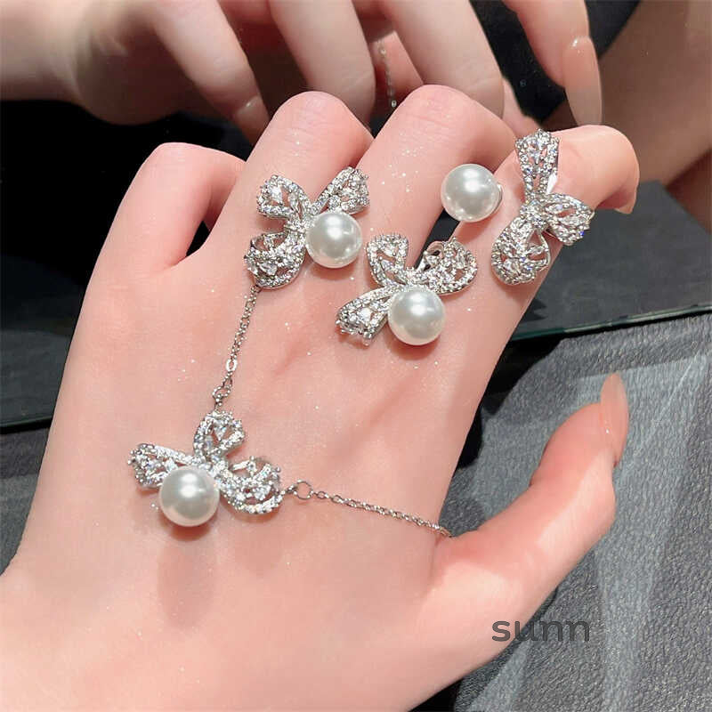 Eliana Delicate Pearl Bow Jewelry [6ZFZ0F6Q]