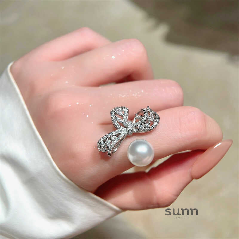 Eliana Delicate Pearl Bow Jewelry [5XS7C23N]