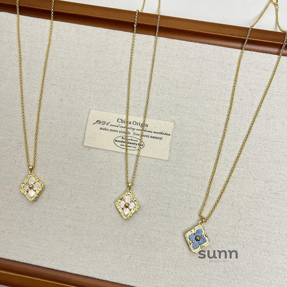 Elianna Mother-of-Pearl Clover Necklace [5HC1Q5DW]