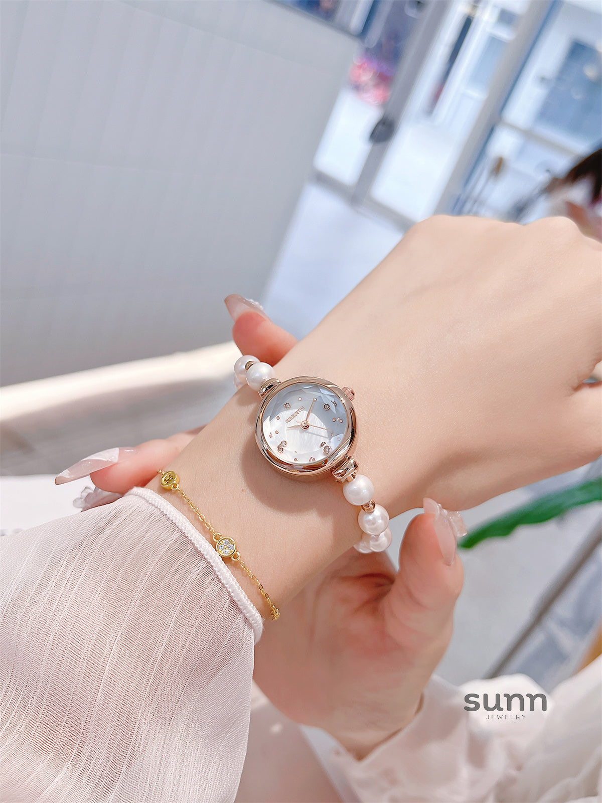 Elianna Mother-of-Pearl Watch [MTHZ49J5]