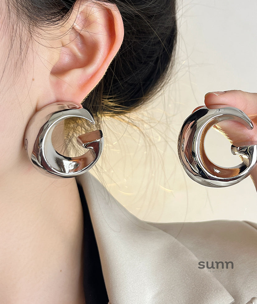 Eliot Statement Letter Earrings [FY86WL8N]