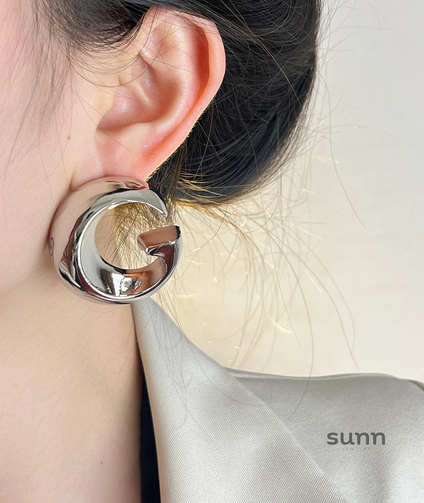 Eliot Statement Letter Earrings [7C3SIWDU]