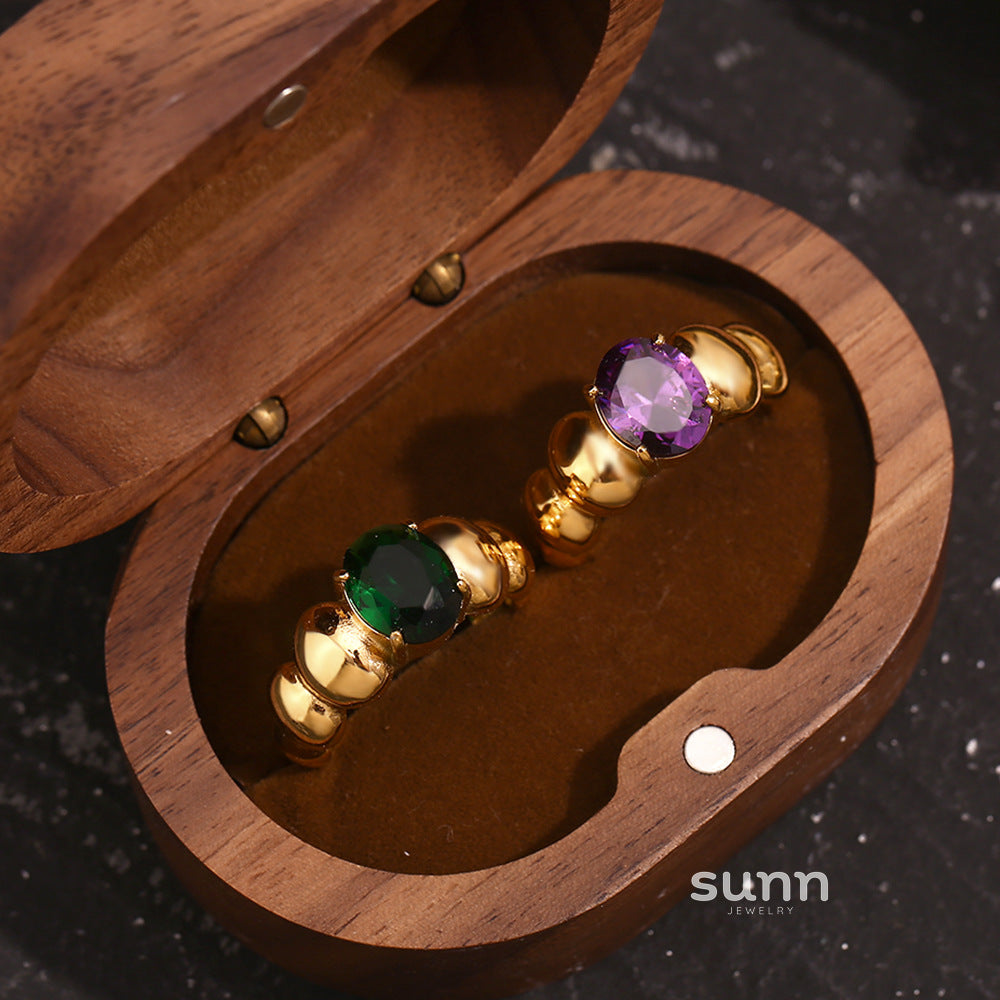 Elisha Gold Beaded Halo Ring [5ES0R2JR]