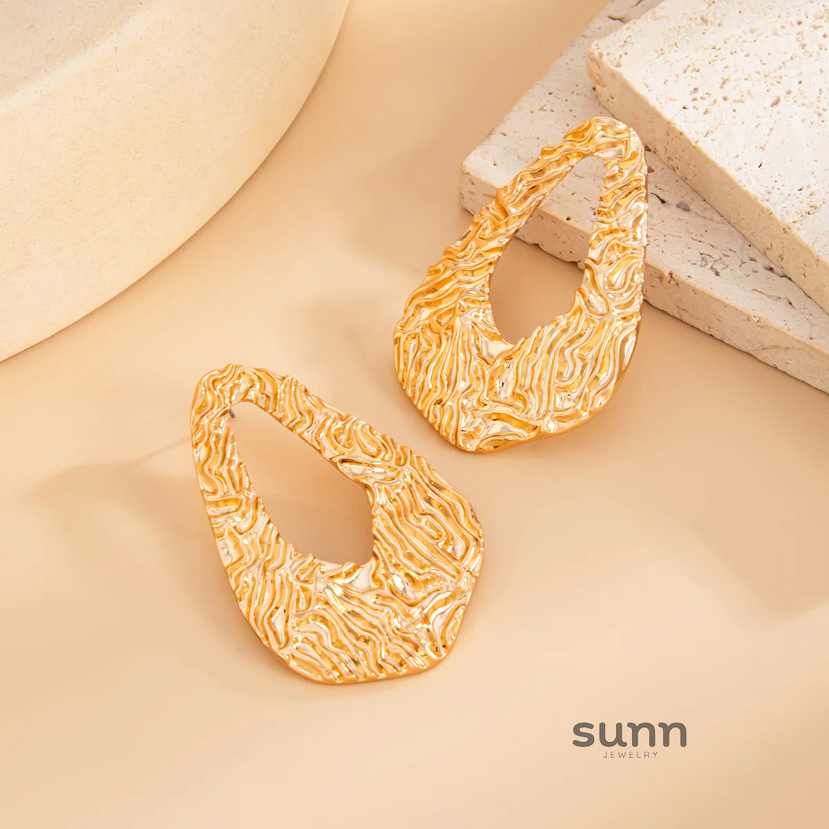 Eliyah Pleated Hollow Earrings
