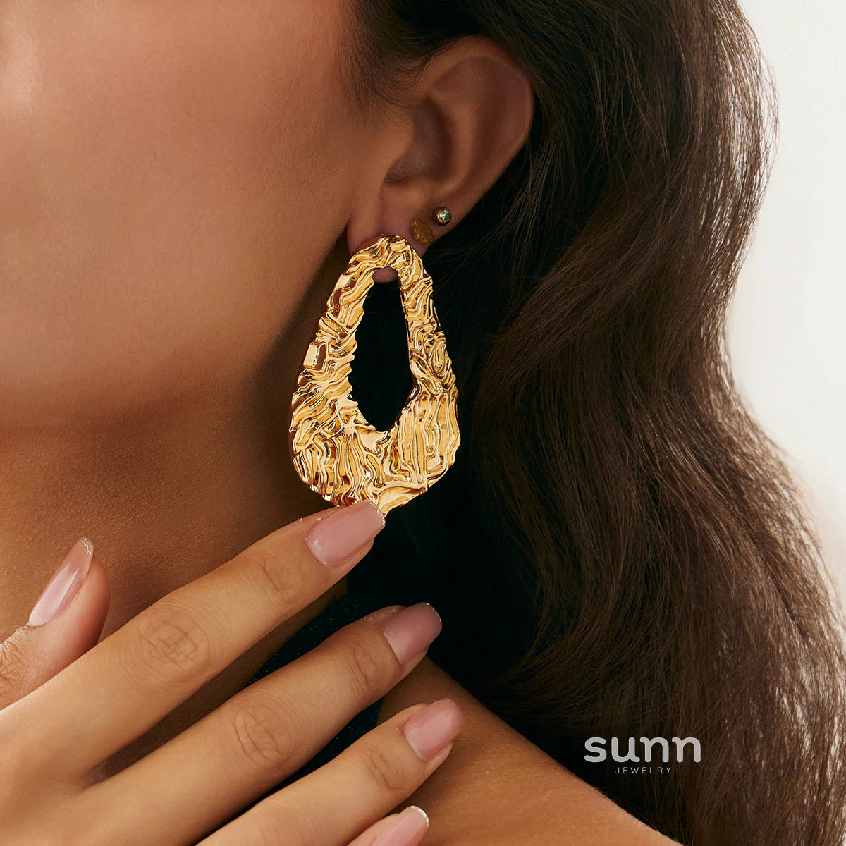 Eliyah Pleated Hollow Earrings