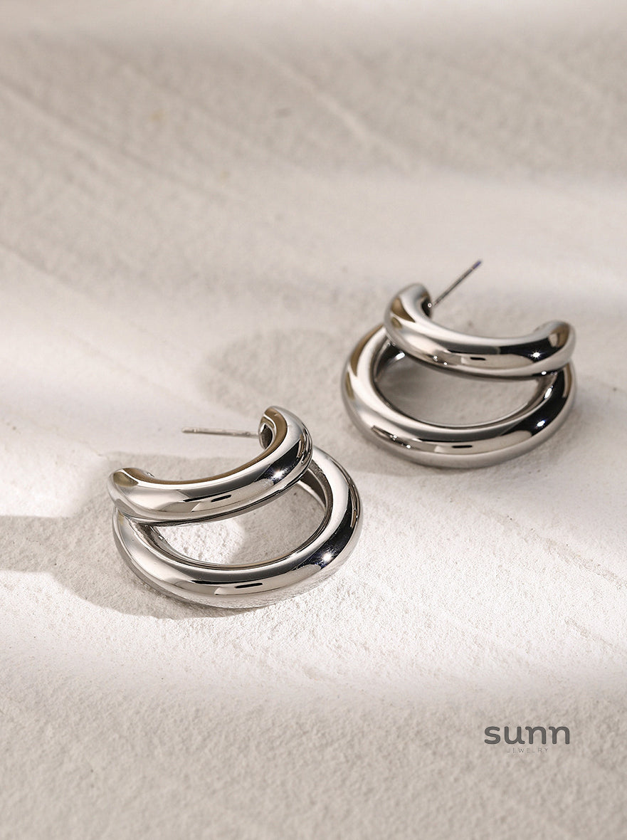 Eliza Sleek C Hoop Earrings [PR35AK5Y]