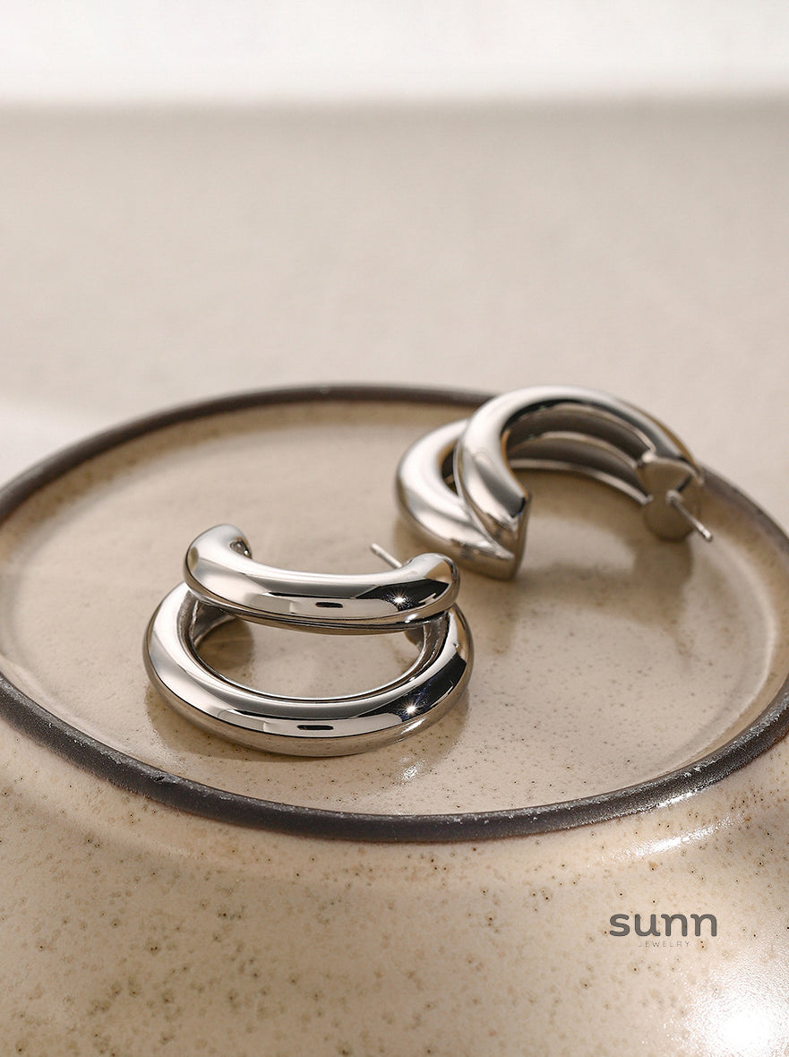 Eliza Sleek C Hoop Earrings [DNICN3HO]