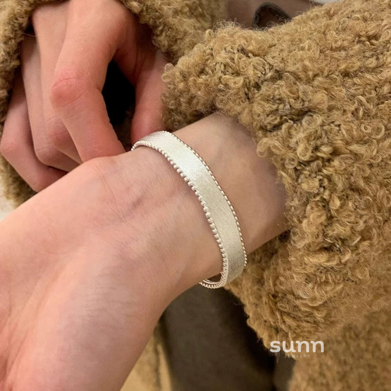 Ellamarie Brushed Wave Bracelet [CEQT543F]