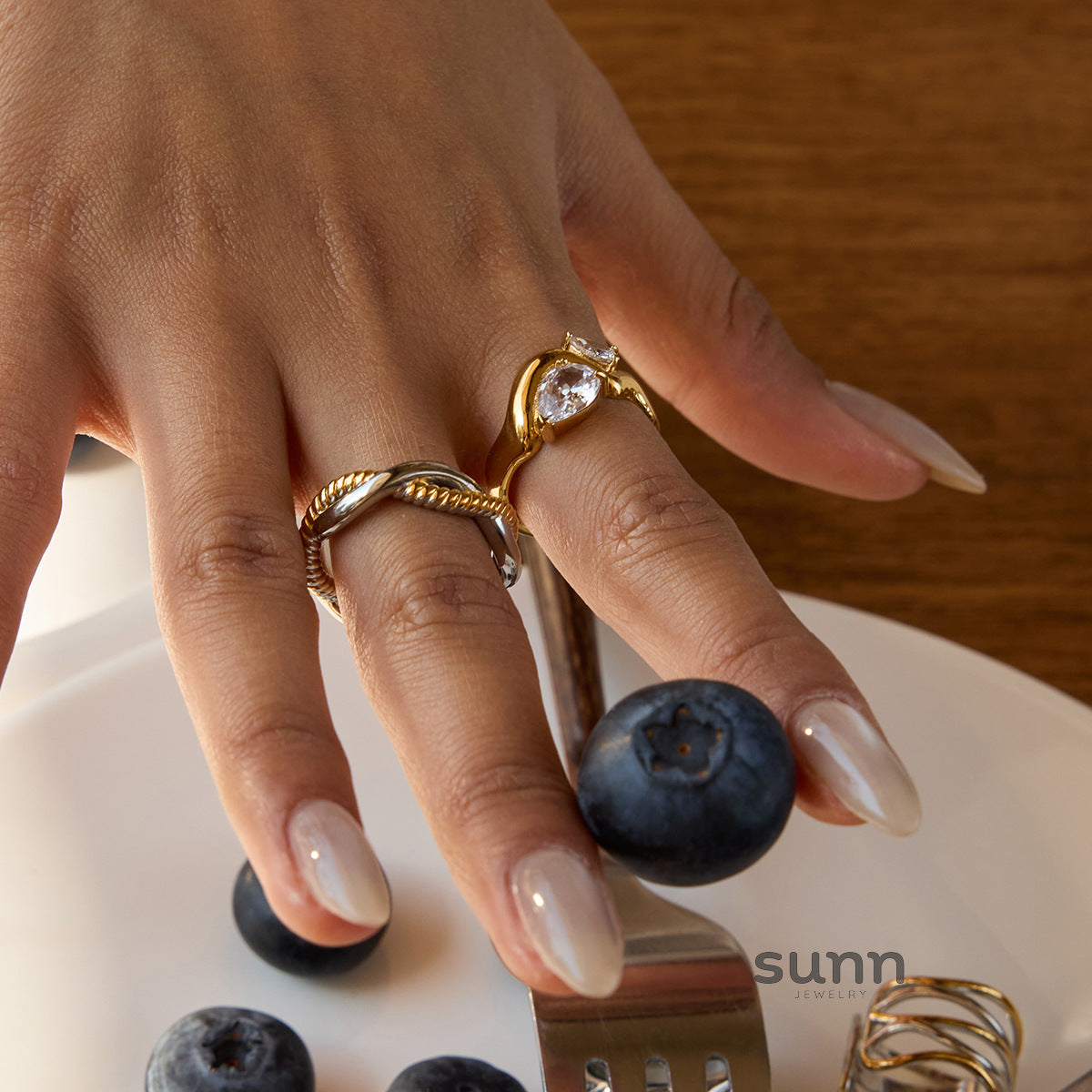 Ellamarie Geometric Zircon Ring [UTXY9OIG]