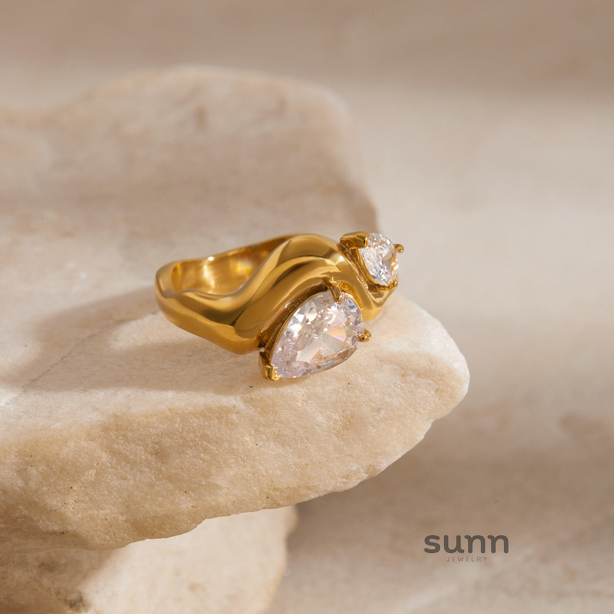 Ellamarie Geometric Zircon Ring [VPWRW6DX]