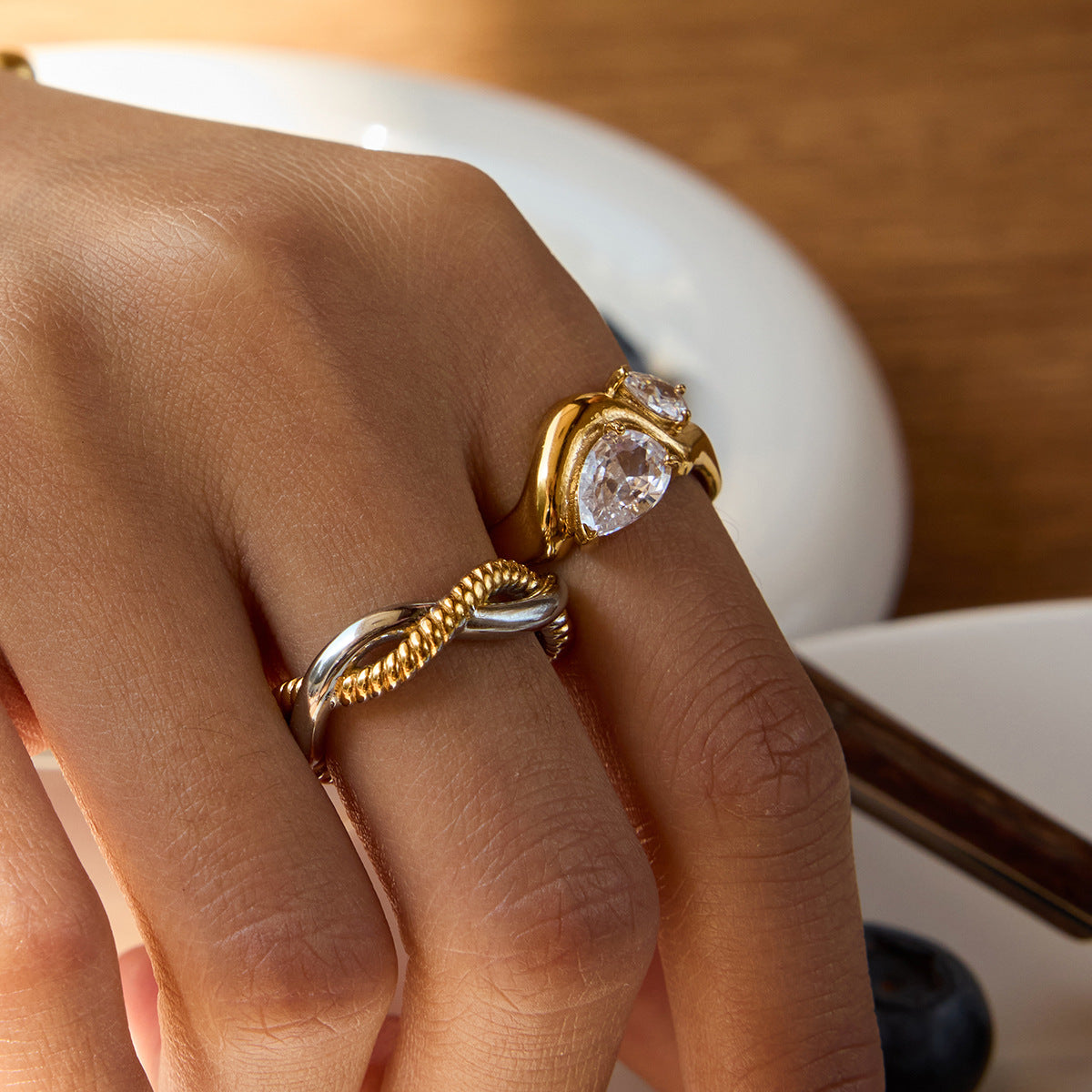 Ellamarie Geometric Zircon Ring [JCX7HJTF]