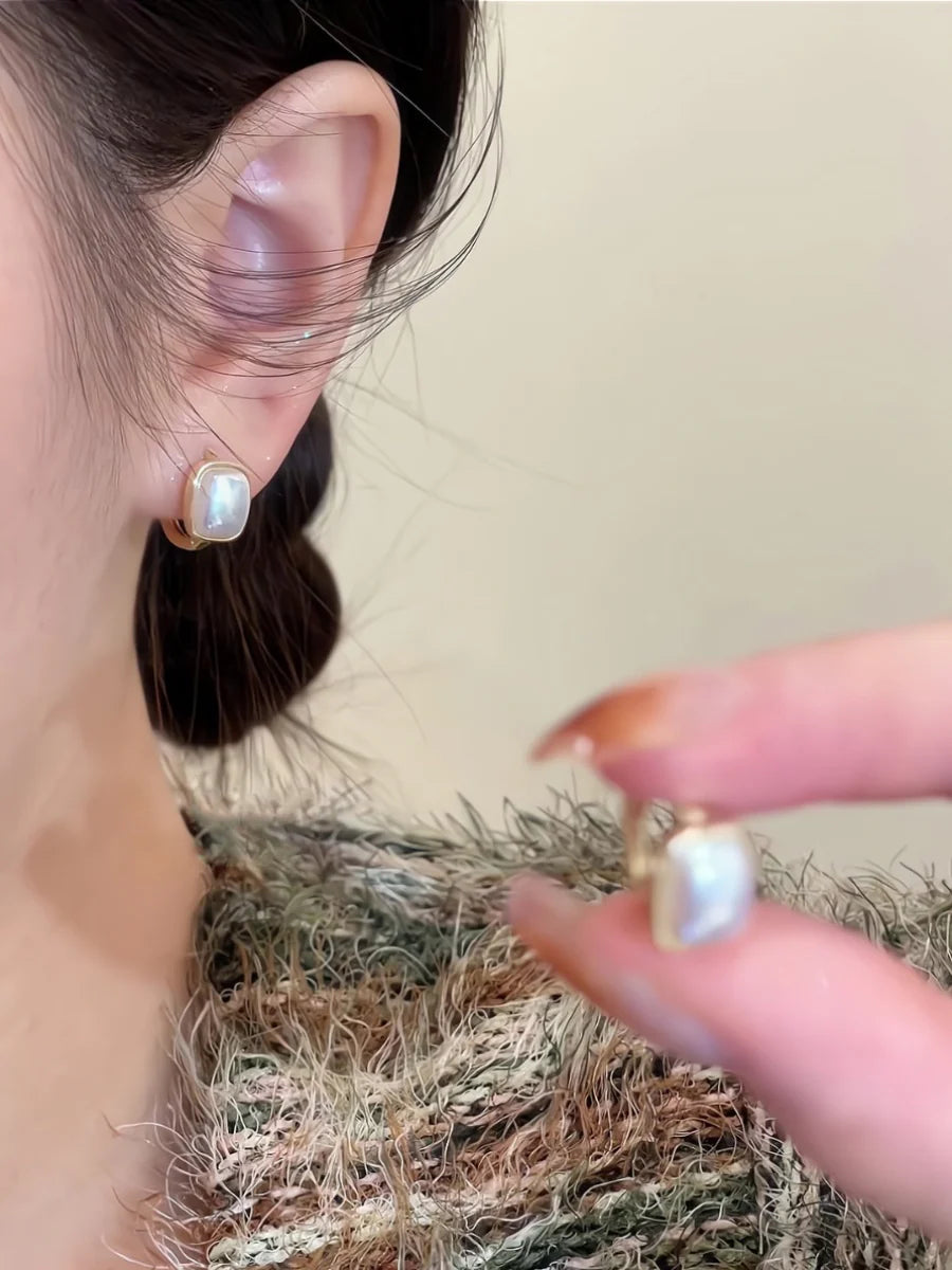 Ellanor Starburst Pearl Clip Earrings