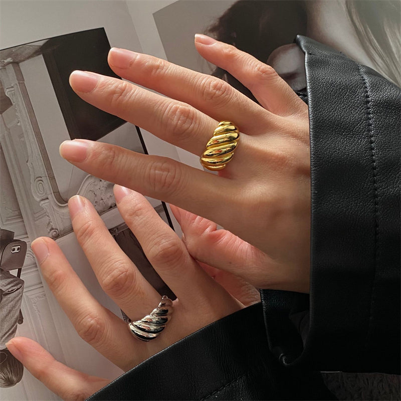 Ellasyn Angular Titanium Ring [GW89YC2L]