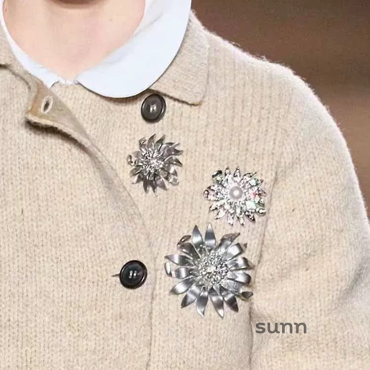 Ellery Crystal Pearl Sunflower Brooch [M6S9CM6D]