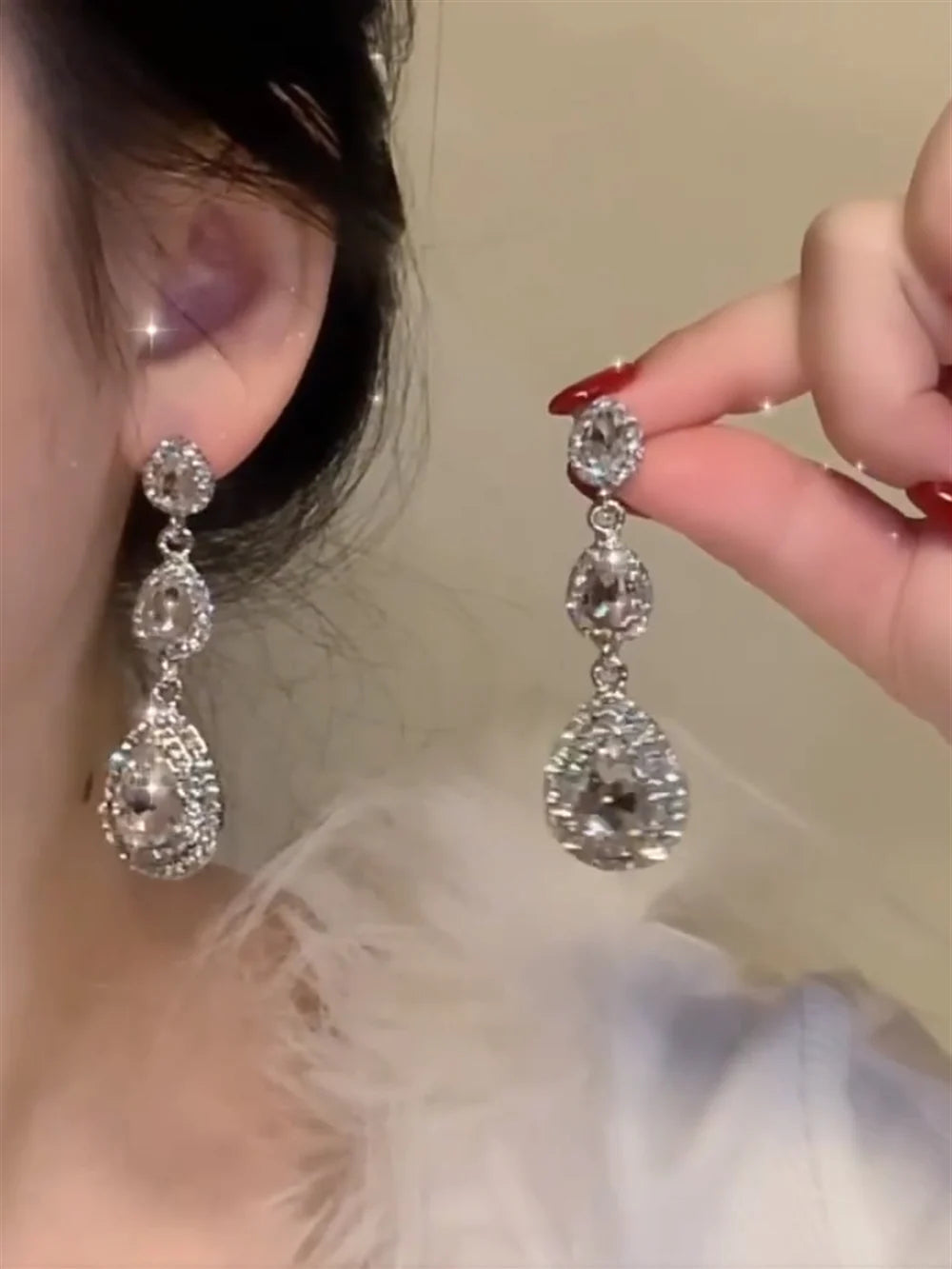 Elliett Dazzling Waterdrop Earrings