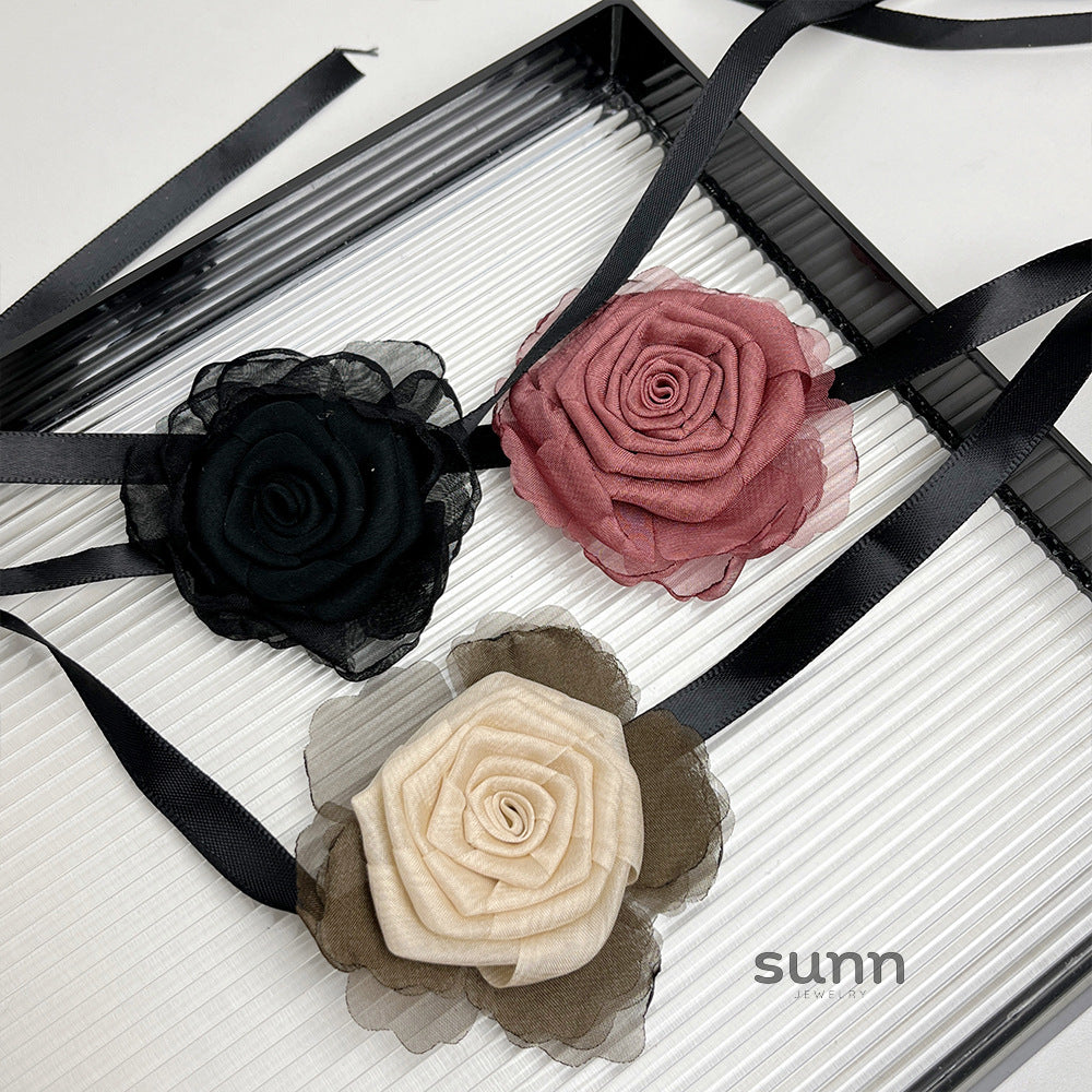 Ellisyn Camellia Lace Choker [K5WPW8MS]