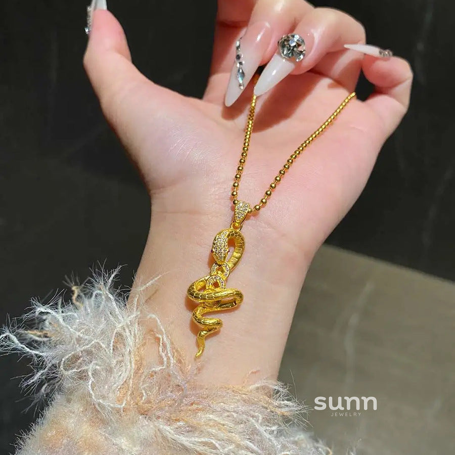 Elloise Diamond Snake Pendant [RCG7UVEK]