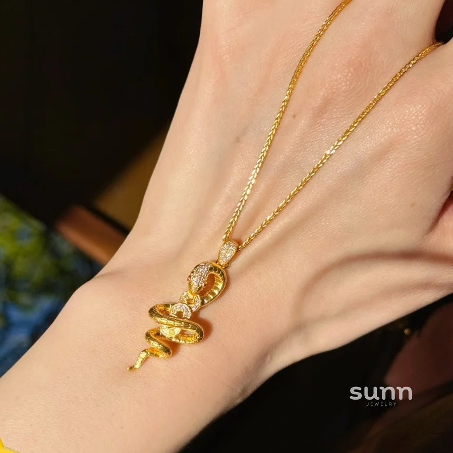 Elloise Diamond Snake Pendant [RB4VH7CS]