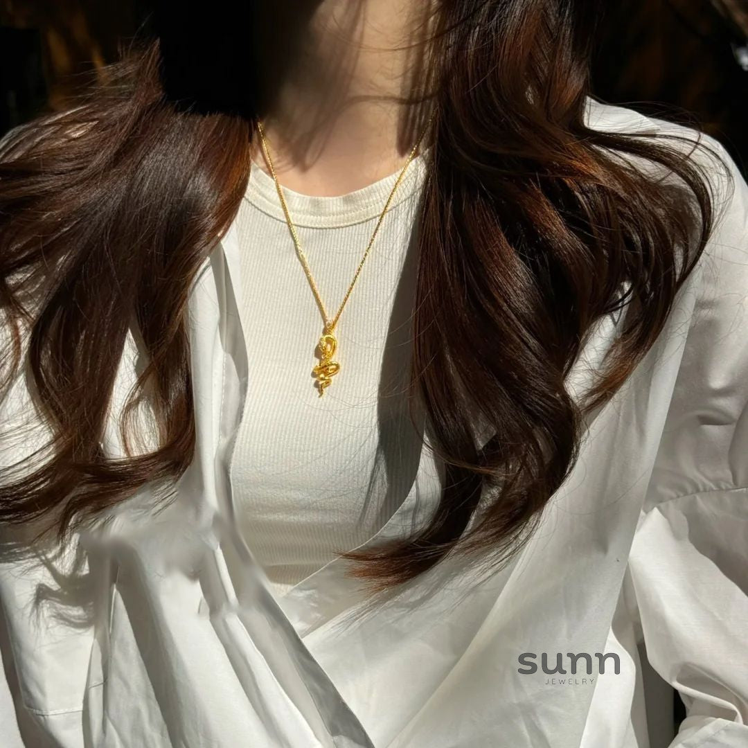 Elloise Diamond Snake Pendant [6N1KT11W]