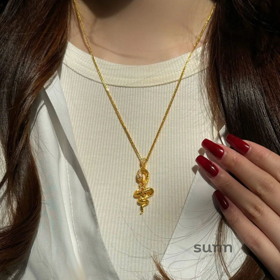 Elloise Diamond Snake Pendant [R1GUFL9N]
