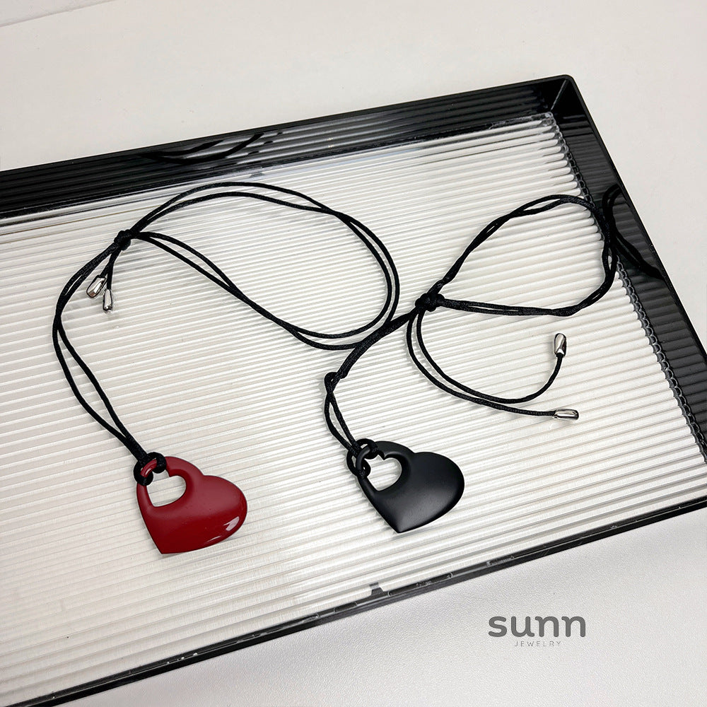 Elloise Satin Heart Choker [KBABEB7N]