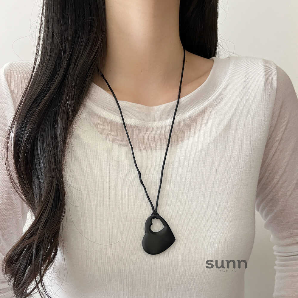 Elloise Satin Heart Choker [2OGSJWLY]