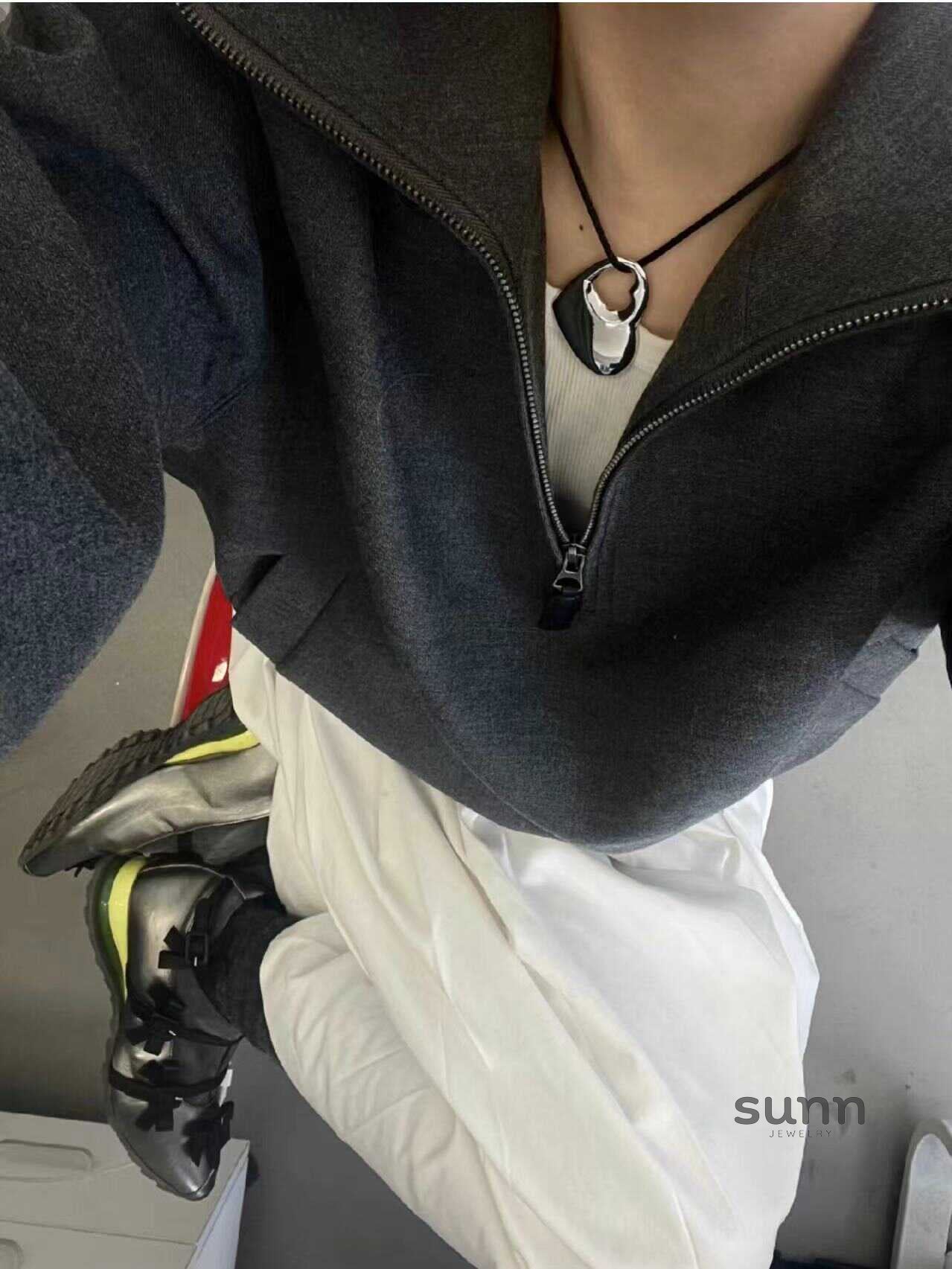 Elloise Satin Heart Choker [CH17KJ1D]