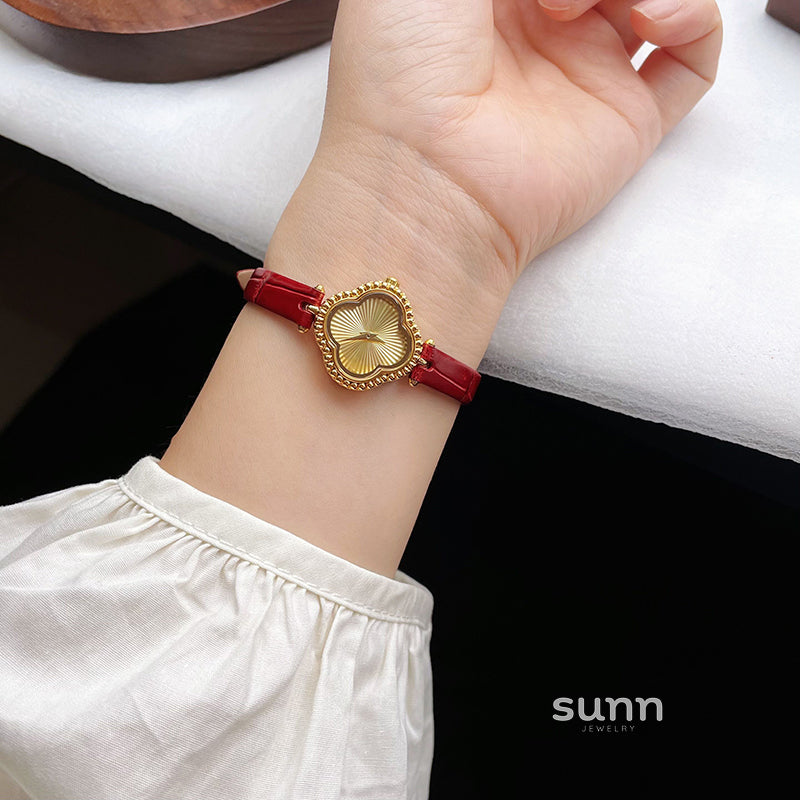 Ellyson Clover Leather Watch [61OM178M]